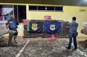 Operação conjunta intercepta caminhonetes com 1,5 tonelada de maconha no Oeste
