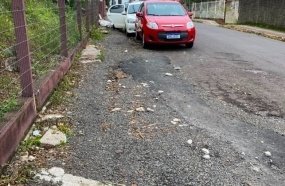 Vereador solicita reconstrução de calçada no centro de Herval d'Oeste
