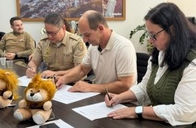 PROERD ganha reforço em Joaçaba com entrega de mascotes, notebooks e equipamentos