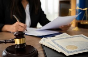 Professora é condenada por fornecer certificados falsos para processo seletivo 