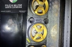 PM apreende caixa de som e autua responsável por perturbação do sossego