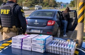 PRF apreende canetas emagrecedoras com passageira de veículo na BR-282