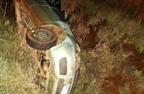 Carro furtado é recuperado pela Polícia Militar após capotamento na SC-135