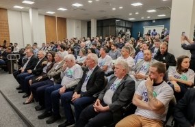 Duplicação da BR-282 e ferrovia lideram pleitos do Oeste entregues a candidatos 