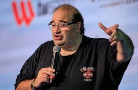 Geofísico Sérgio Sacani ministra palestra sobre inteligência artificial na Unoesc Joaçaba