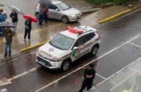 PM intervém para impedir recolhimento de produtos afetados por alagamento