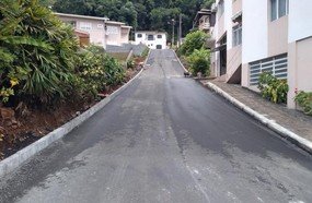 Prefeitura de Joaçaba asfalta mais uma rua com recursos próprios