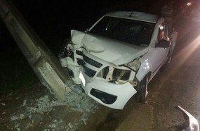 Motorista embriagado colide contra poste em Capinzal