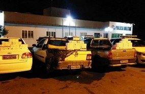 PM apreende três veículos com cigarros contrabandeados