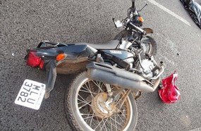 Colisão entre carro e motocicleta deixa dois mortos na BR-282