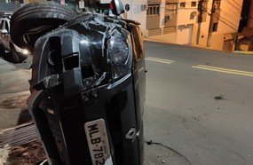 Motorista capota veículo na madrugada em Joaçaba