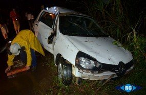 Saída de pista deixa motorista ferido na SC-150