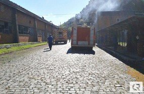 Princípio de incêndio na Bonato Couros mobiliza Bombeiros
