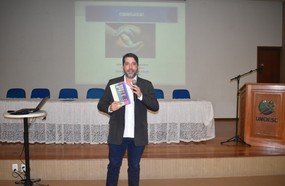 Curso de Publicidade e Propaganda da Unoesc lança Livro