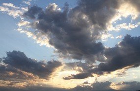 Semana começa com nebulosidade, mas sol deve predominar