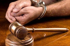 Homem é condenado por roubo após usar o celular da vítima