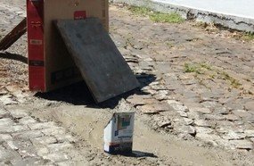 Morador tapa buraco na Rua José Rupp, em Herval d´Oeste