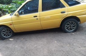 Veículo tem os quatro pneus cortados no centro de Joaçaba