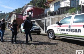 IGP reconstitui crime em que mulher atirou na cabeça do companheiro