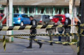 Adolescente ataca alunos com machadinha em escola do RS