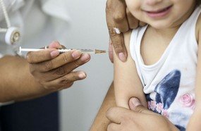 Saúde recomenda dose extra contra o sarampo em bebês
