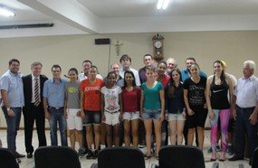 Vereadores homenageiam equipe de futsal classificada para o Jasc