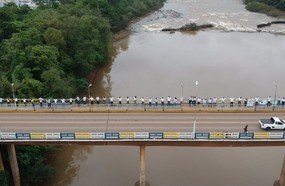 “Abraço da Paz” mobilizou centenas de pessoas em Capinzal e Ouro