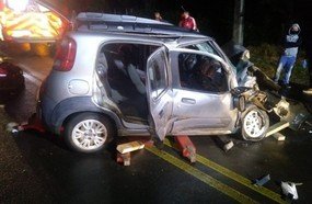 Três pessoas ficam feridas em colisão frontal na SC-135