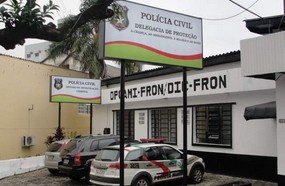 Haitiano é preso após deixar bebê chorando por horas fora de casa