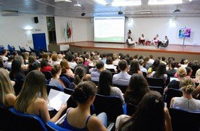 Mesa-redonda debate sobre o mosquito Aedes aegypti