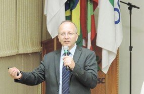 Delegado da Receita ministra palestra sobre imposto de renda