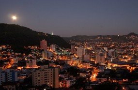 Justiça suspende licitação para troca lâmpadas em Joaçaba
