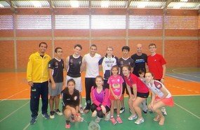 Atletas da AMOB disputam nacional de Badminton no Paraná