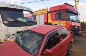 Colisão deixa mulher ferida no centro de Campos Novos
