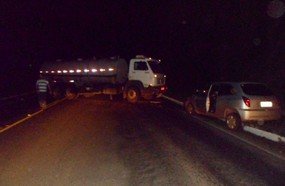 Colisão entre veículo e caminhão na BR-282 em Herval d´Oeste