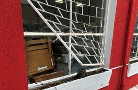 Ladrões arrombam e furtam loja de móveis no centro de Joaçaba
