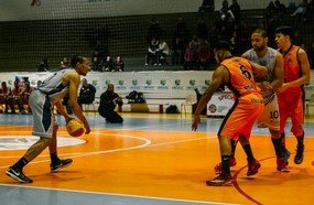 Campeonato de Basquete tem confrontos decisivos no final de semana