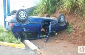 Motorista capota veículo após ficar sem freio em Joaçaba