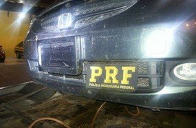 Veículo argentino é flagrado com dispositivo para cobrir a placa