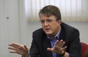 “Com greve, não há negociação”, afirma secretário da Educação