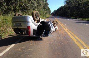 Motorista capota veículo na BR-282, em Joaçaba