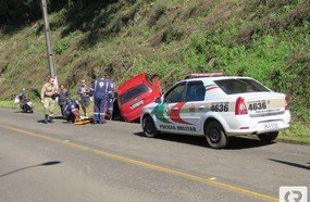 Ciclista é atropelado por veículo sobre a calçada em Luzerna