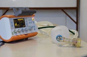 Enercan e Baesa doam ventilador pulmonar portátil para o HUST