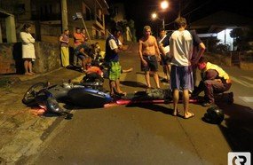 Colisão entre motocicletas deixa dois feridos em Herval d´Oeste