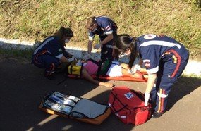 Mulher se joga de caminhão em movimento após discutir com o marido