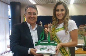 Miss Mundo Thainara Latenik divulga nova campanha Tirol