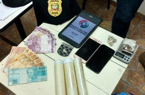 Polícia estoura ponto de drogas e prende traficante em Capinzal