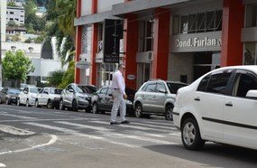 Prefeito em exercício implantará faixas elevadas em cruzamentos