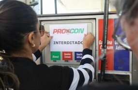 Dois postos são interditados por práticas abusivas em Florianópolis