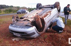 Motorista perde controle e capota veículo em Catanduvas